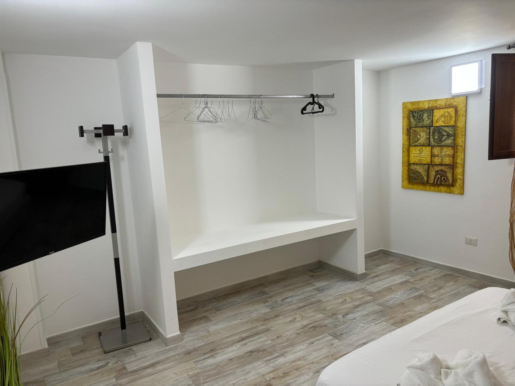 Apartamento L'Arco Di Porta Lecce Bríndisi Exterior foto