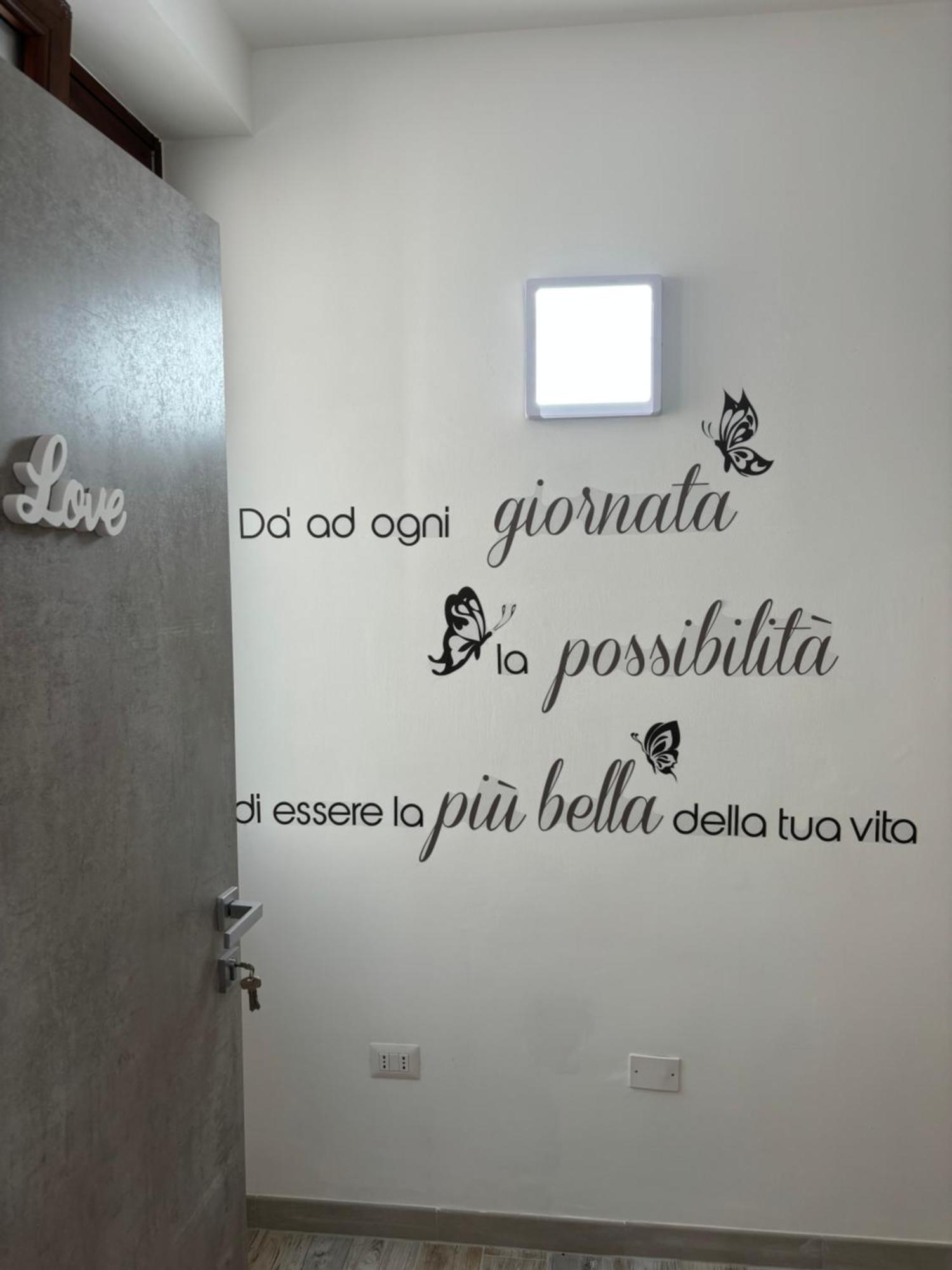 Apartamento L'Arco Di Porta Lecce Bríndisi Exterior foto