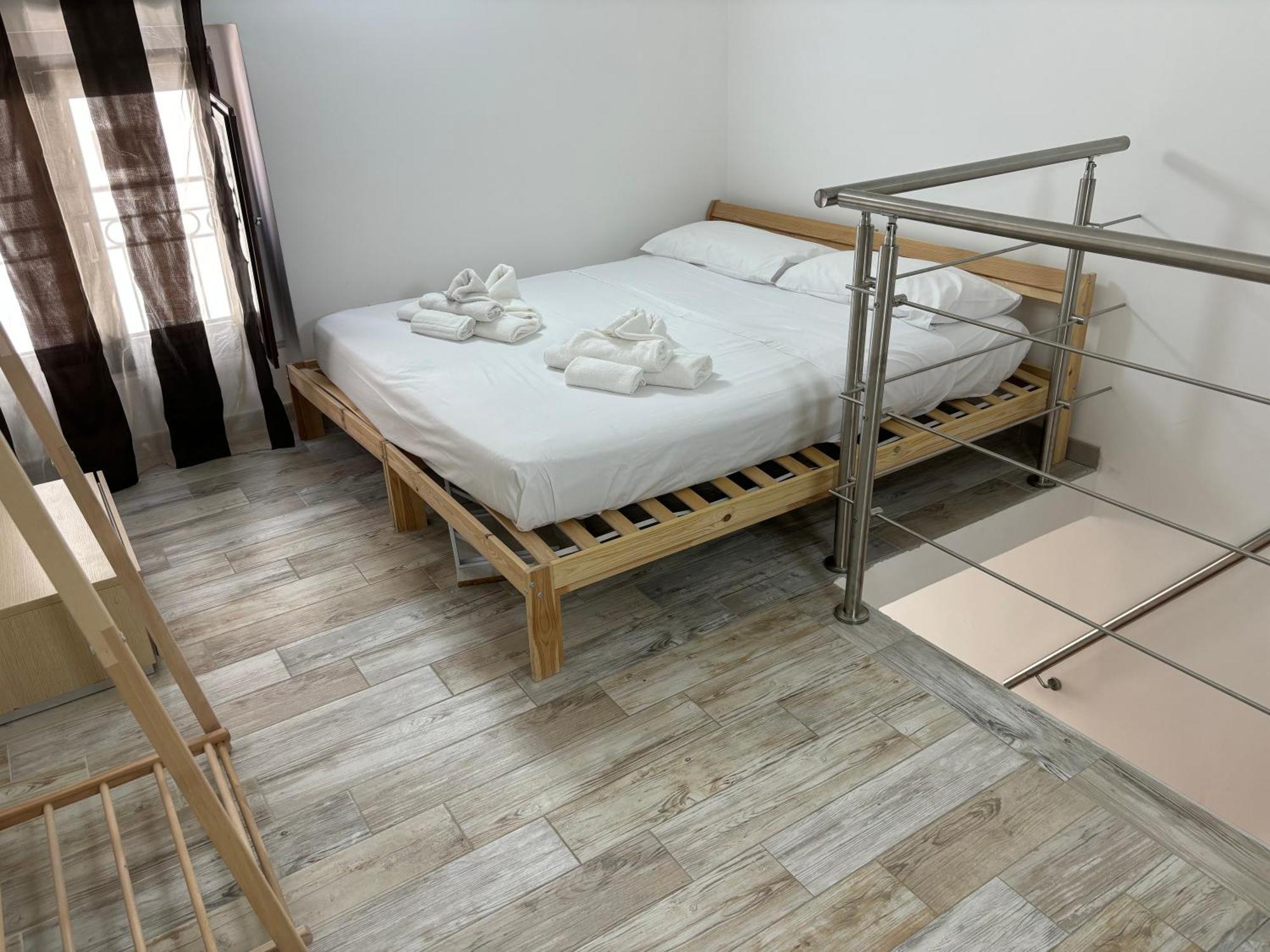 Apartamento L'Arco Di Porta Lecce Bríndisi Exterior foto