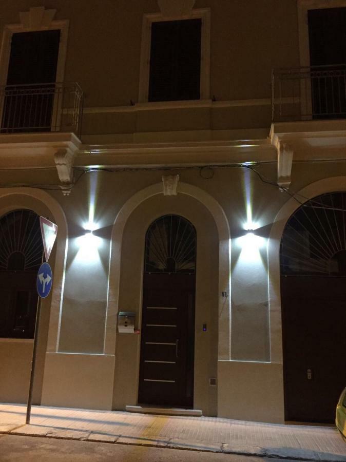 Apartamento L'Arco Di Porta Lecce Bríndisi Exterior foto